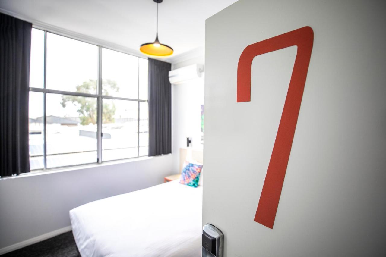 Nightcap At Ashley Hotel Braybrook Экстерьер фото